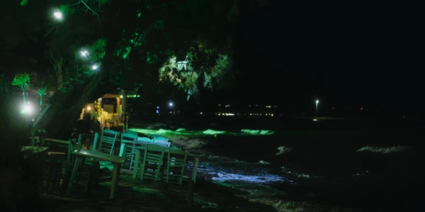 Stranded in Paradise — still 3